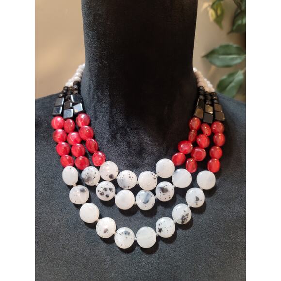 Womens Multi Strand Beaded Necklace With Red White Black Stones Spring Ring Lock - Picture 1 of 6